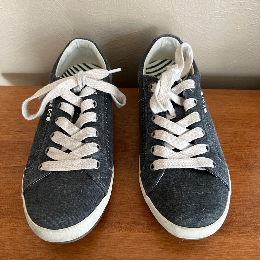 Taos sneakers